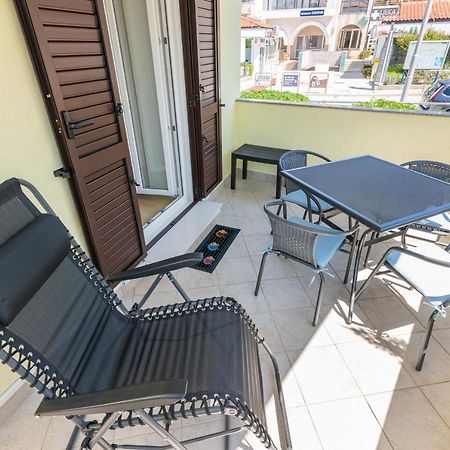 Apartment Luiza With Terrace Baška Exteriör bild