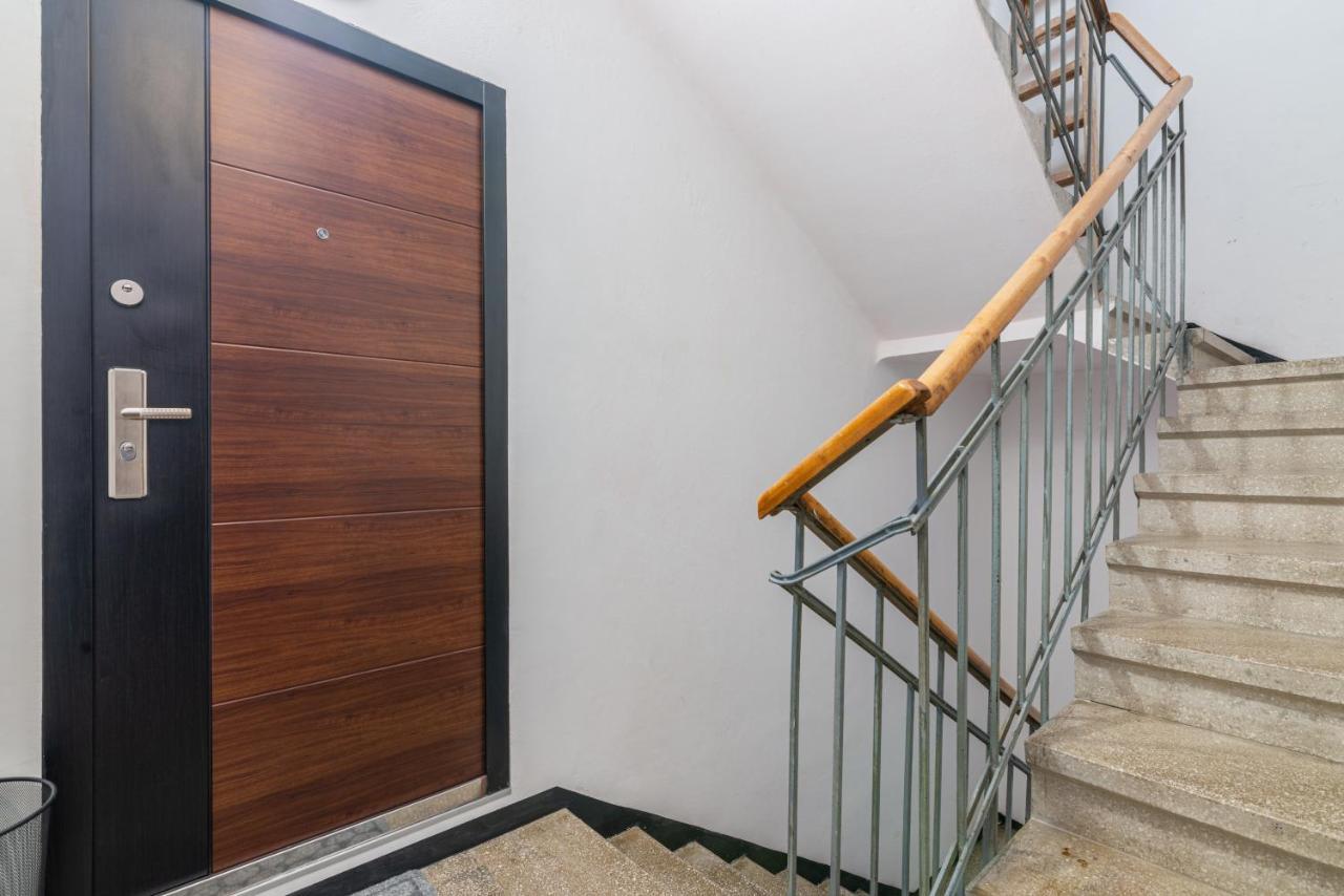 Apartment Luiza With Terrace Baška Exteriör bild